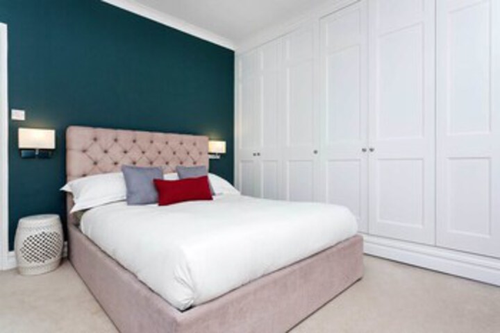 Room 14 of 22