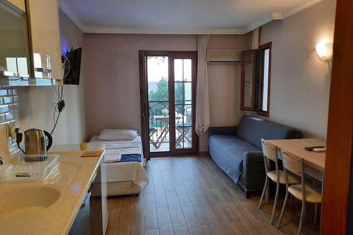 Room 16 of 48