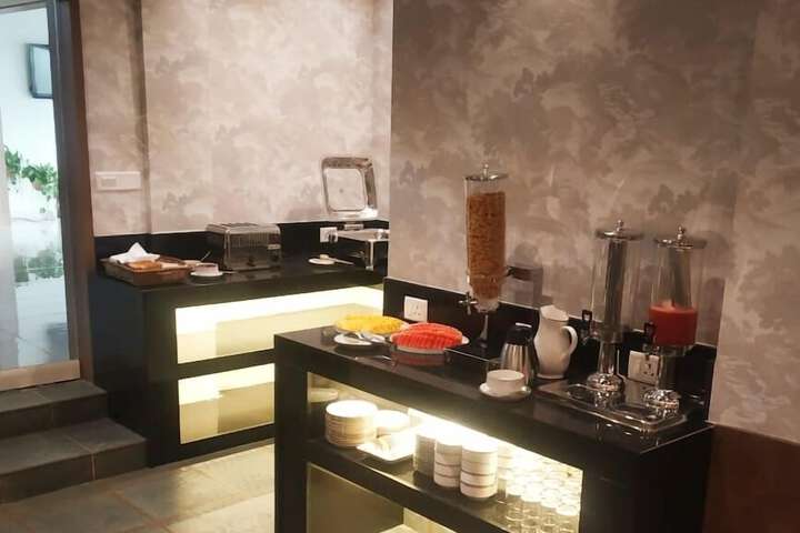 Breakfast/Coffee Service 25 of 36