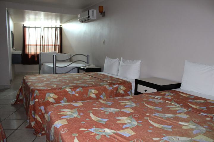 Room 4 of 78