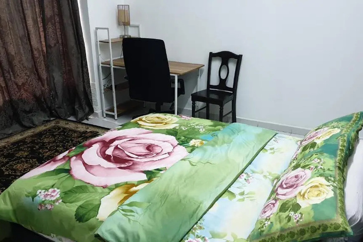 Room 2 of 12