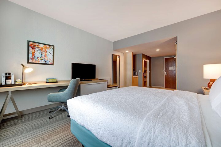 Room 9 of 34
