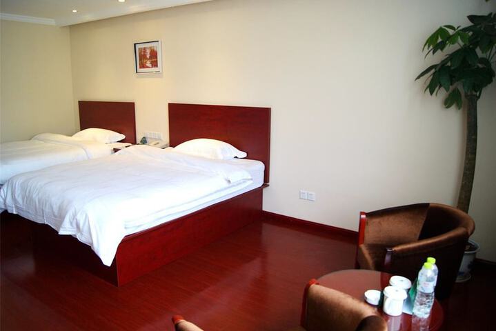Room 7 of 57