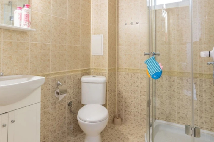 Room 9 of 21