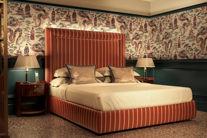 Room 4 of 36