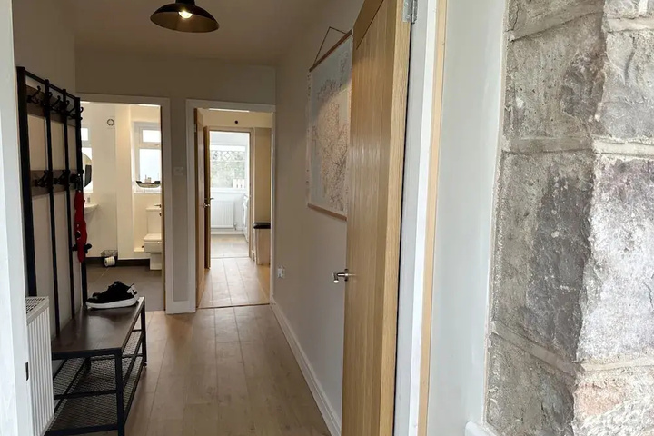 Room 10 of 13