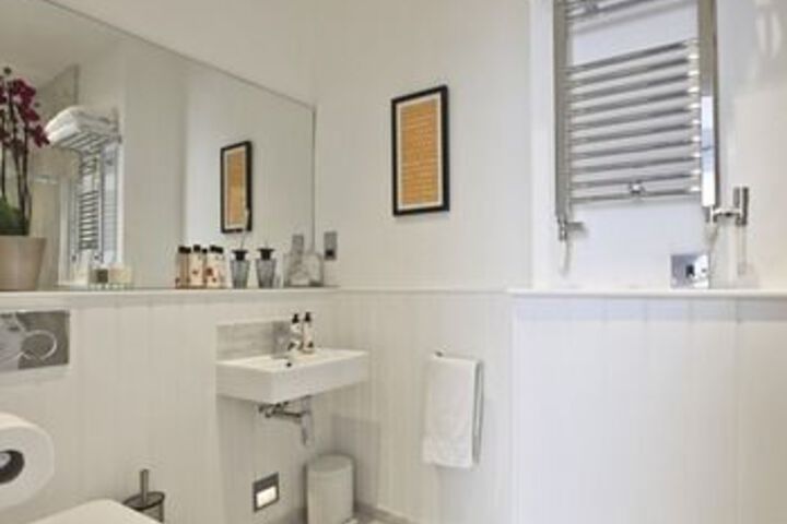 Room 3 of 25