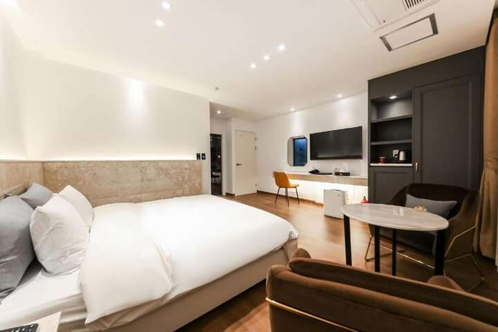 Room 20 of 40