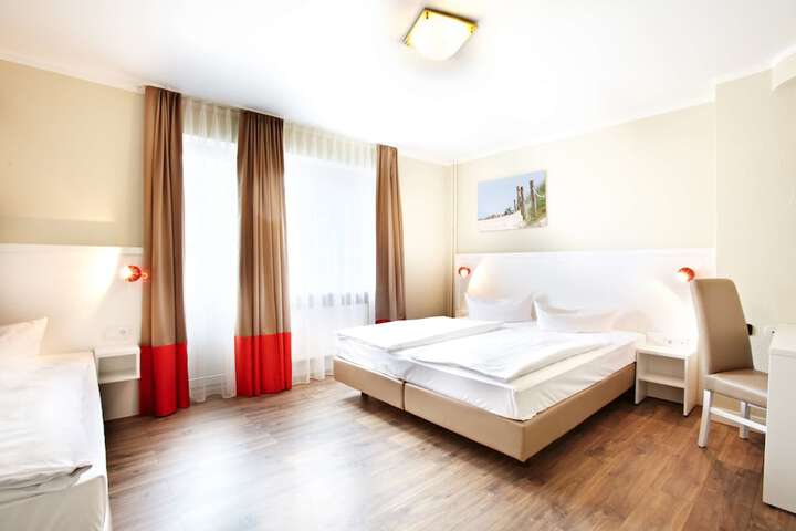 Room 18 of 25