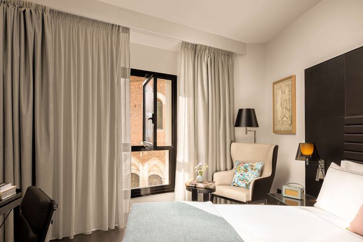 Room 48 of 171