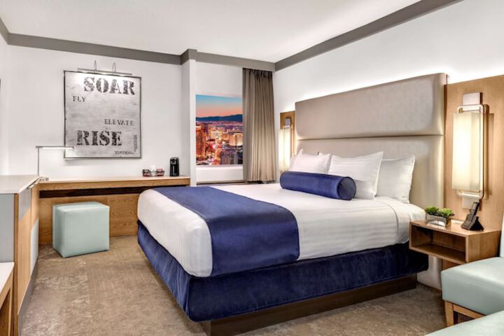 Room 43 of 178