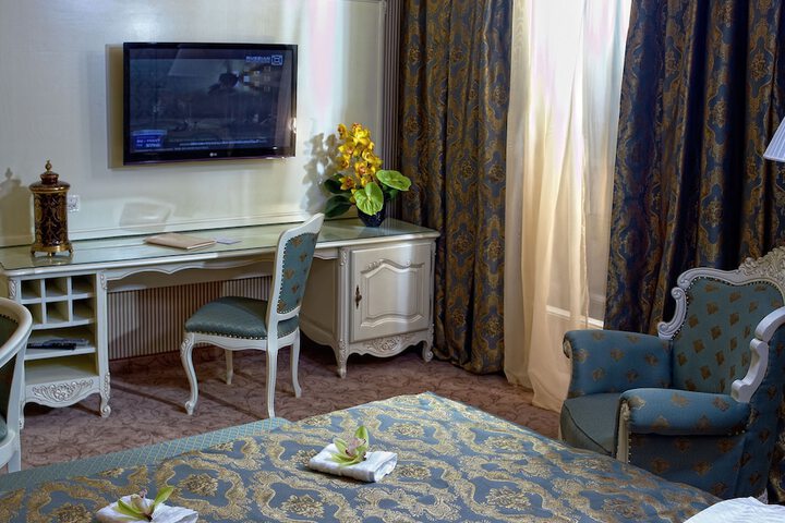 Room 4 of 35