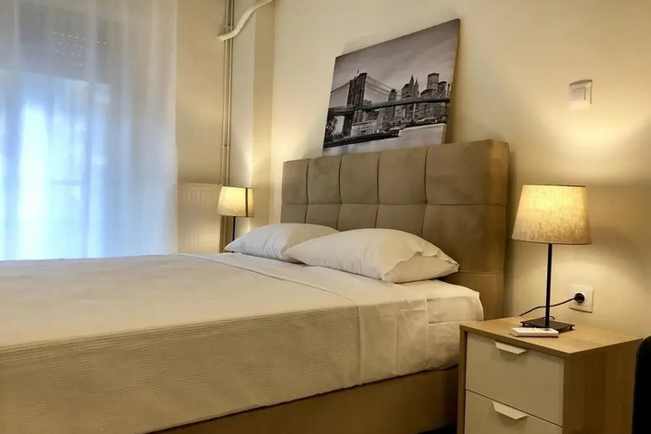 Room 10 of 16