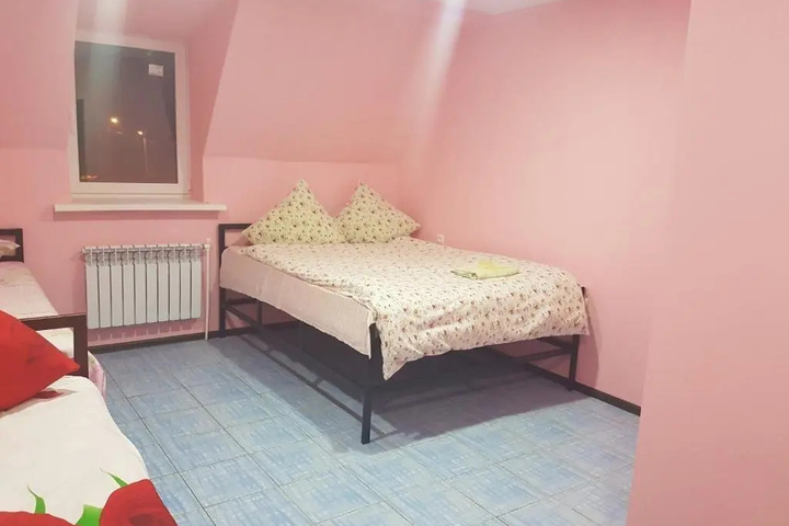 Room 4 of 11