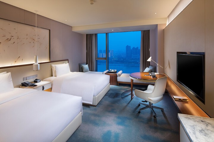 Room 25 of 72