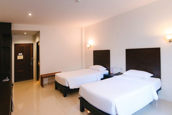Room 26 of 65