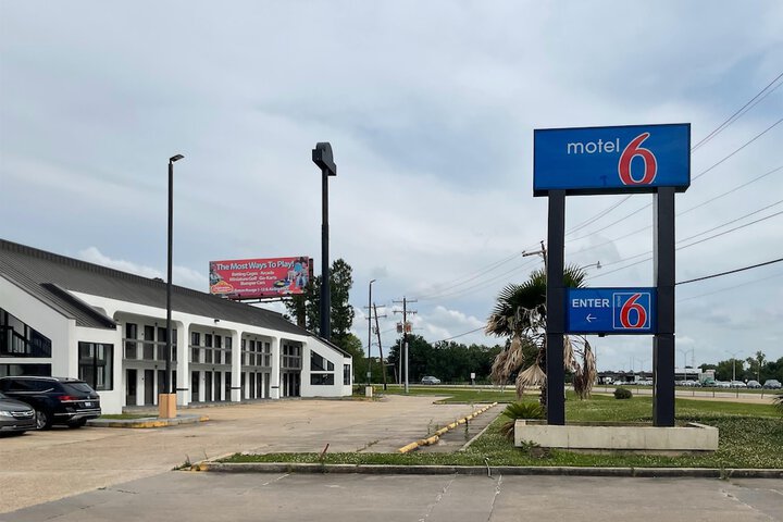 Motel 6 Baton Rouge LA - East - I-12 in Baton Rouge, LA