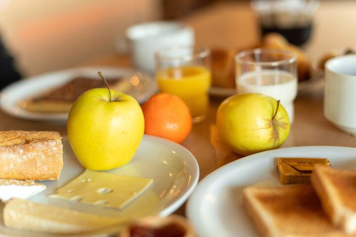 Breakfast/Coffee Service 26 of 34