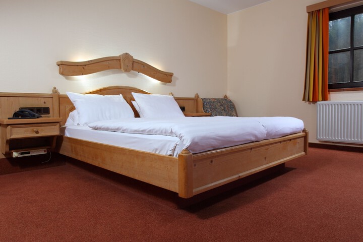 Room 5 of 37