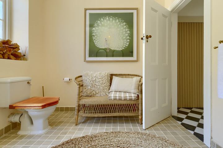 Room 18 of 27