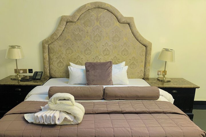 Room 4 of 27