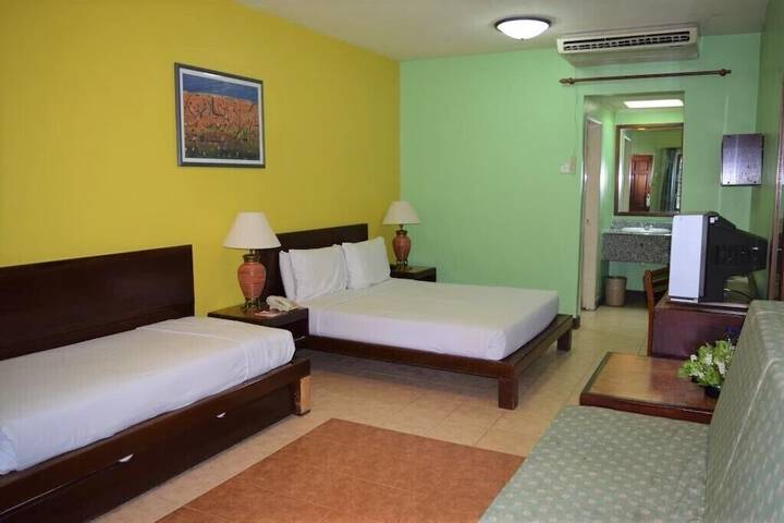 Room 9 of 39