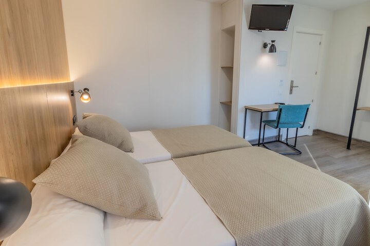 Room 15 of 74