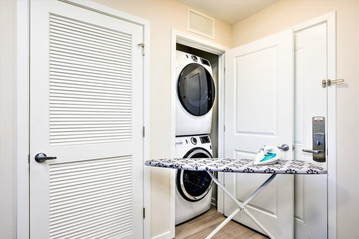 Laundry 35 of 78