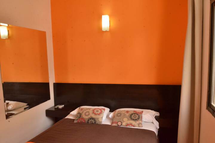 Room 33 of 60