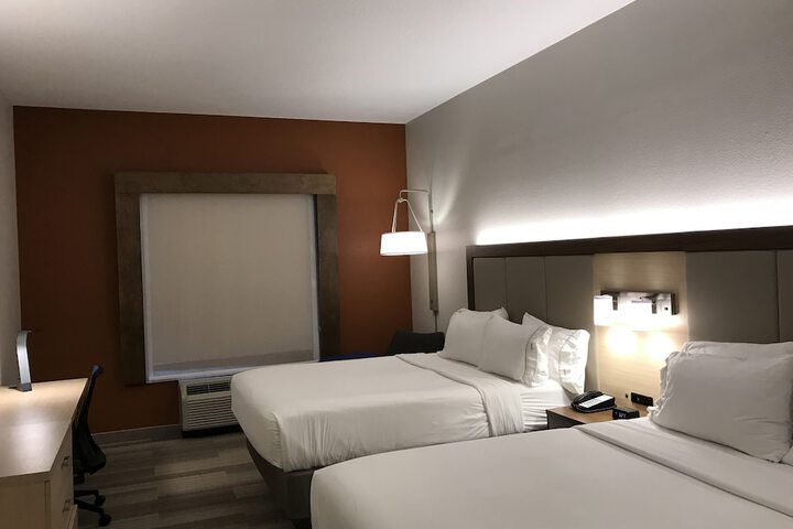1 King Bed (9 of 14)