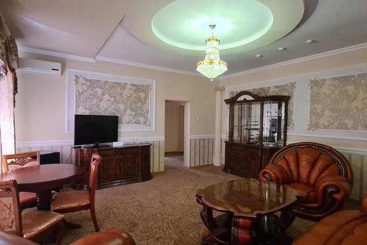 Room 33 of 66