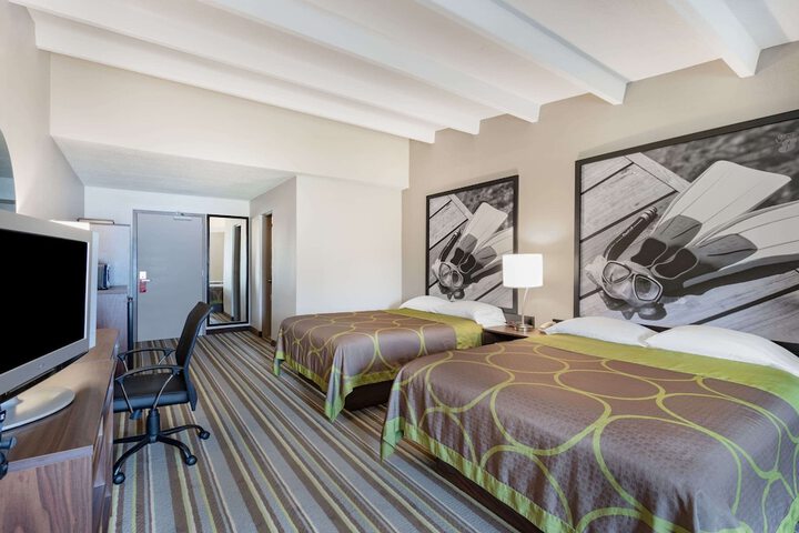 1 King Bed (3 of 3)