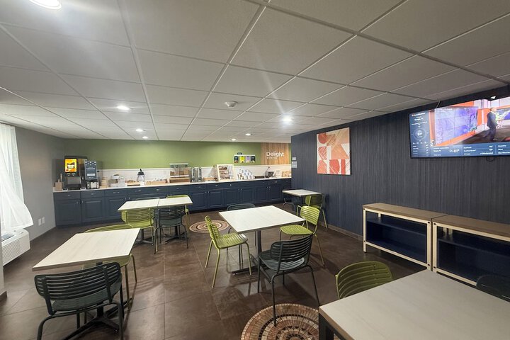 Breakfast/Coffee Service 31 of 36