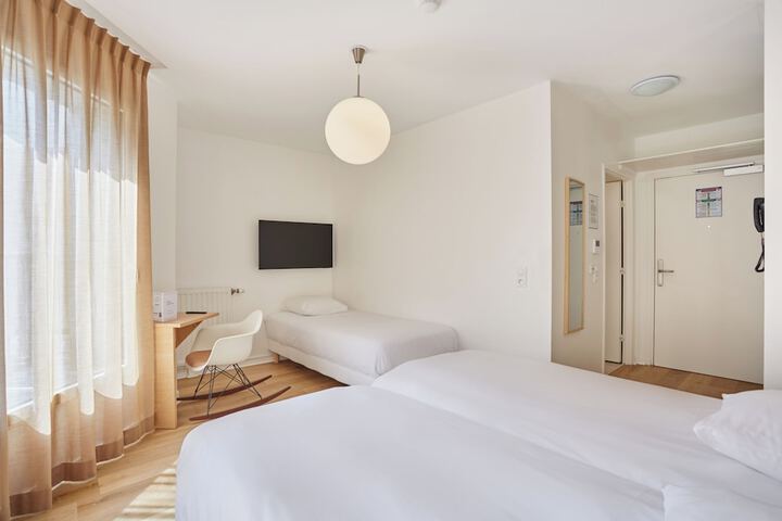 Room 14 of 48