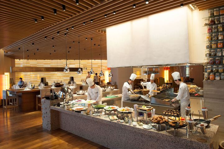 Dining 48 of 64