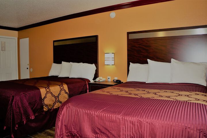 Standard Room, King or Two Doubles (9 of 9)