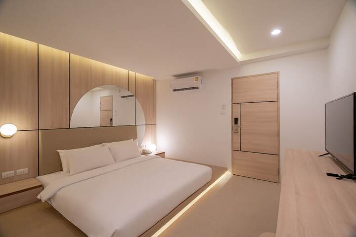 Room 8 of 63