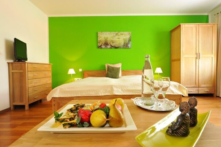 Room 2 of 7