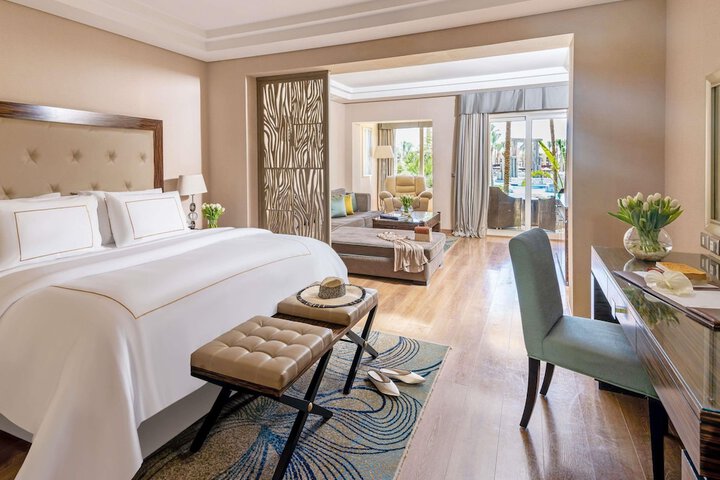 Room 50 of 180