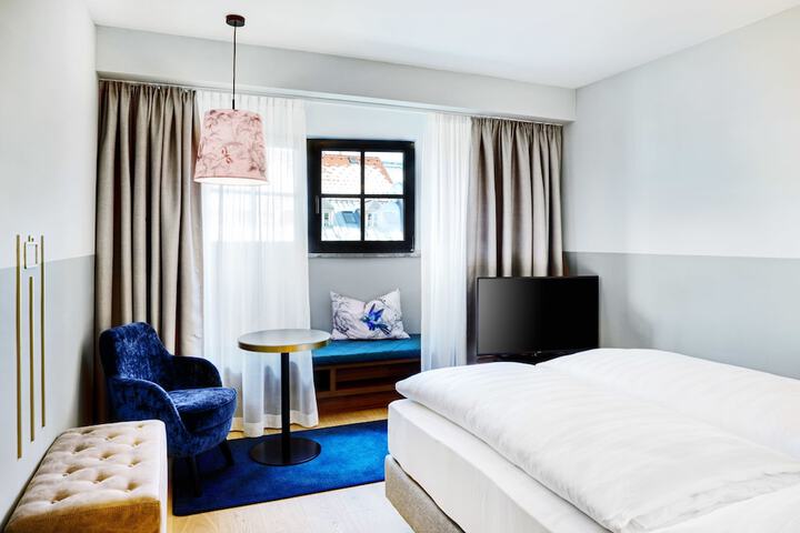 Room 10 of 52