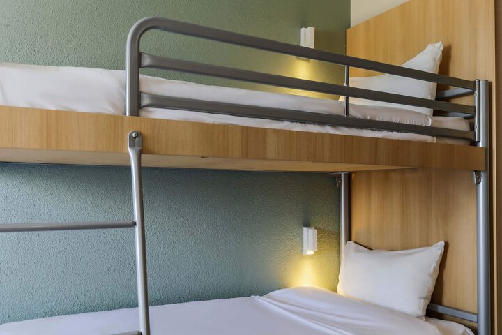 Room 10 of 23