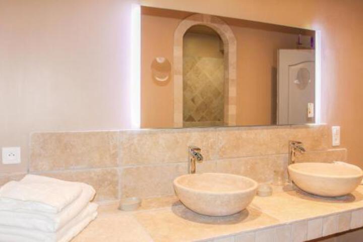 Mercure Lancon de Provence
