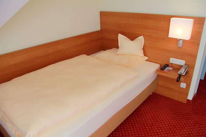 Room 8 of 44