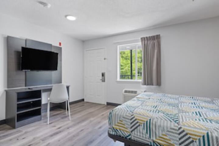 Room 4 of 24