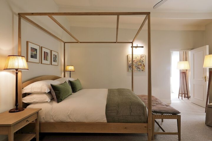 Room 3 of 85