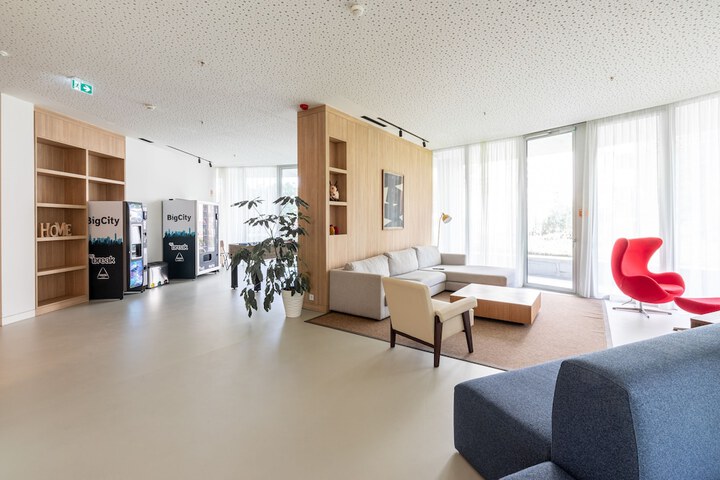 Room 33 of 115