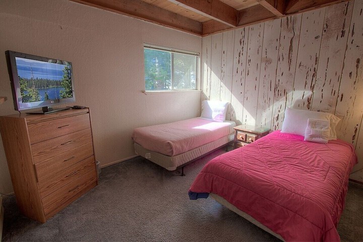 Room 5 of 17