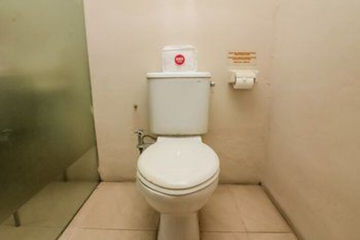 Room 2 of 62