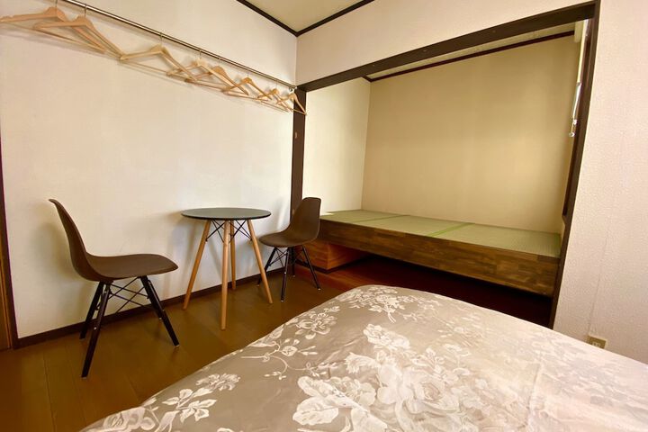 Room 3 of 46