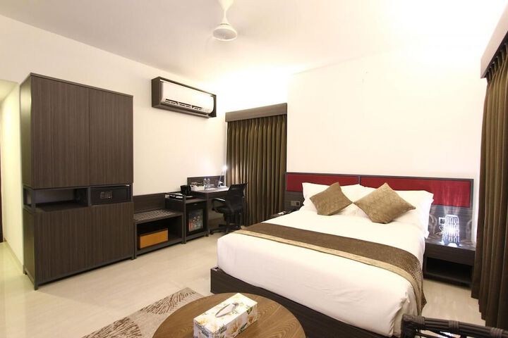 Room 5 of 19